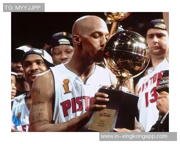 拓媒晒奥尼尔科比合照调侃杨瀚森与布雷克韦斯利的奇妙对比