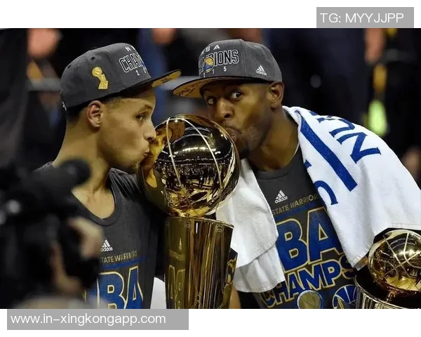 库里回顾球队状态称我们在过去几周展现了努力与竞争力的精神